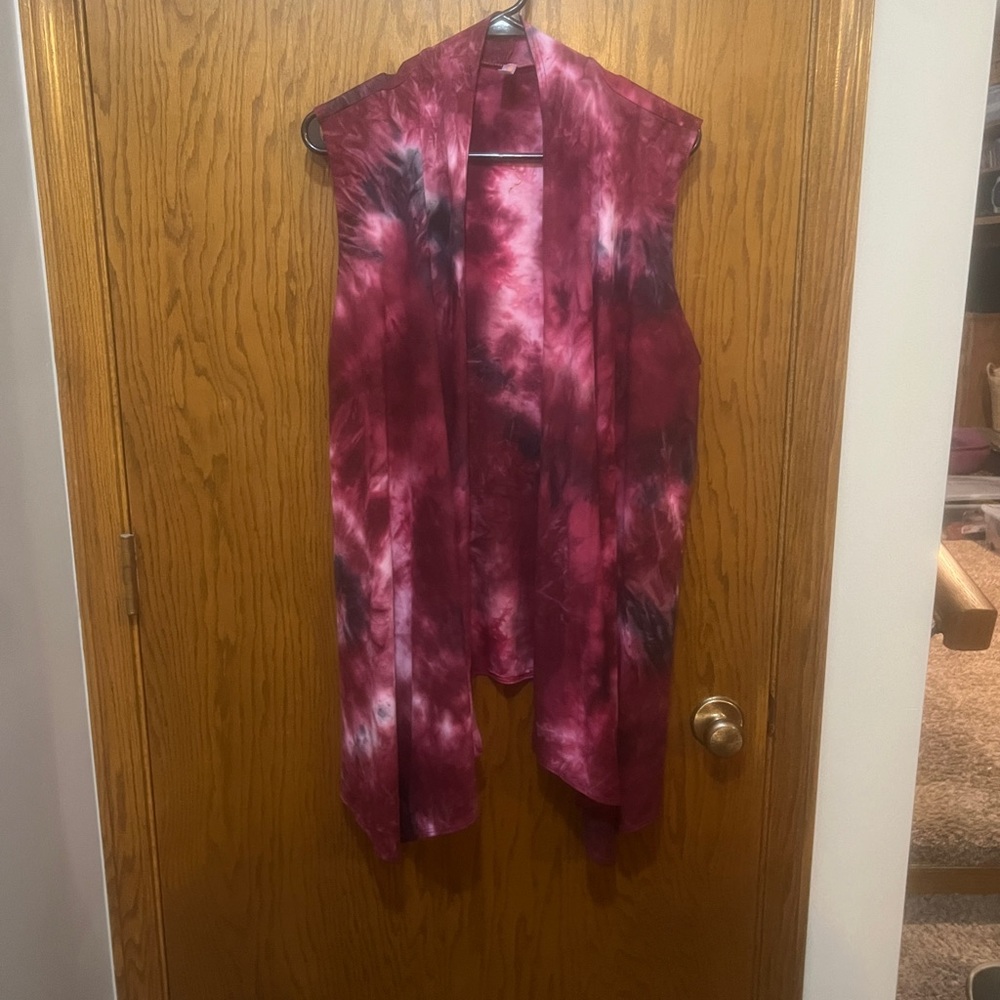 Tie dye sleeveless cardigan